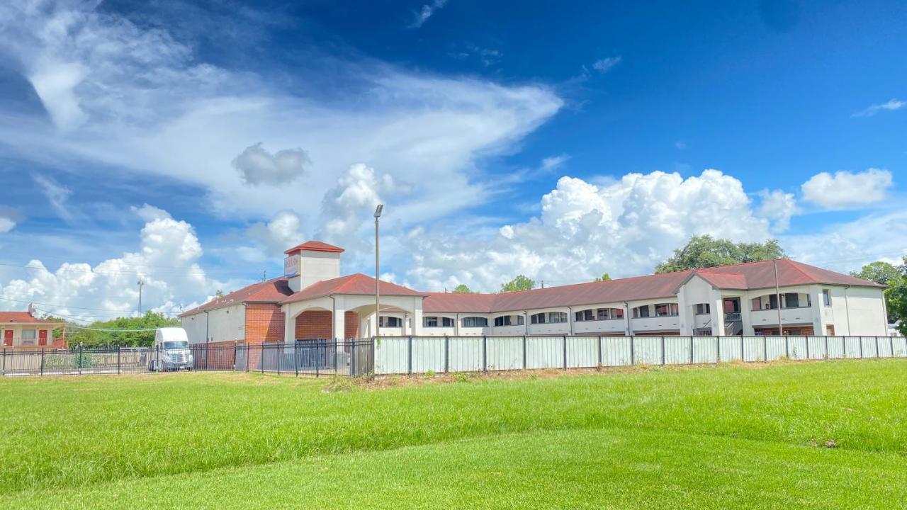 Island Suites Bay City Exterior foto